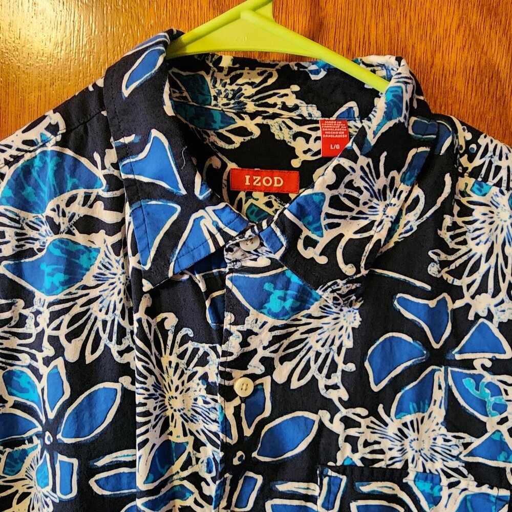 Men's Large IZOD Blue Floral Hawaiian Short Sleeve Button Down Shirt